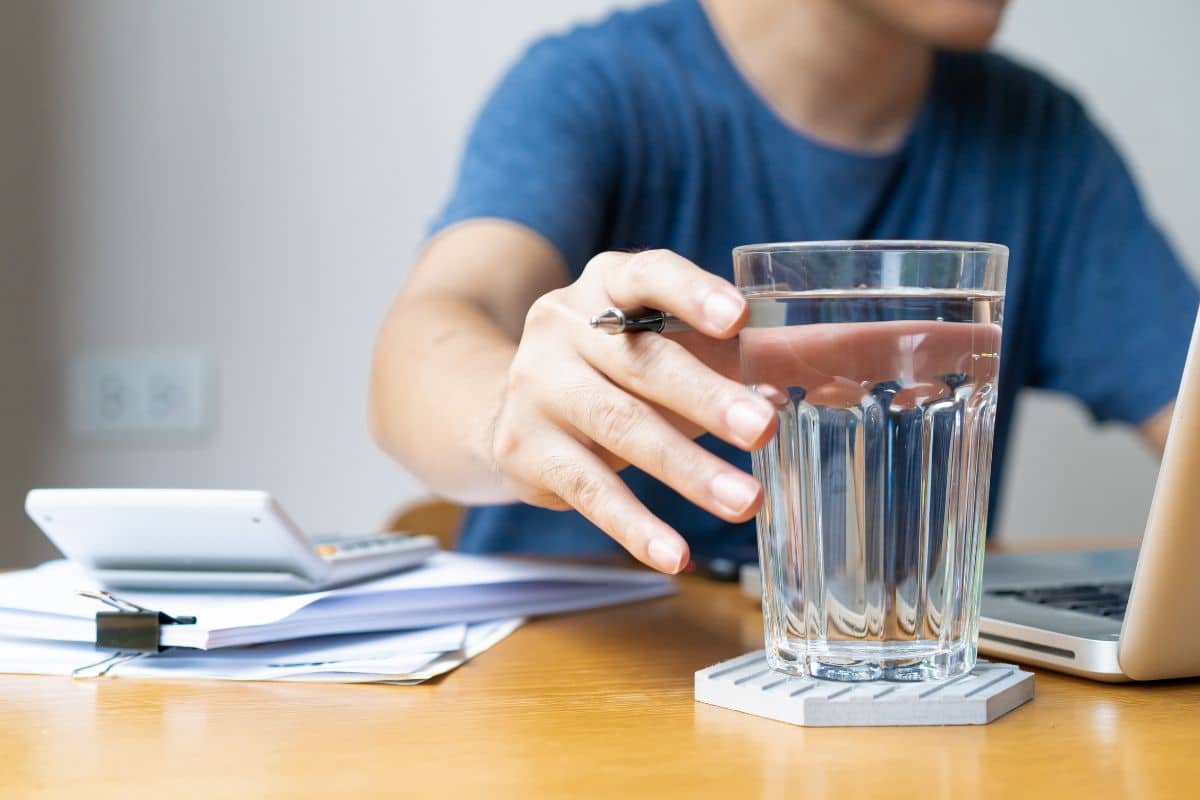 Wasser trinken Reizblase Beckenbodentherapie Binningen Mann